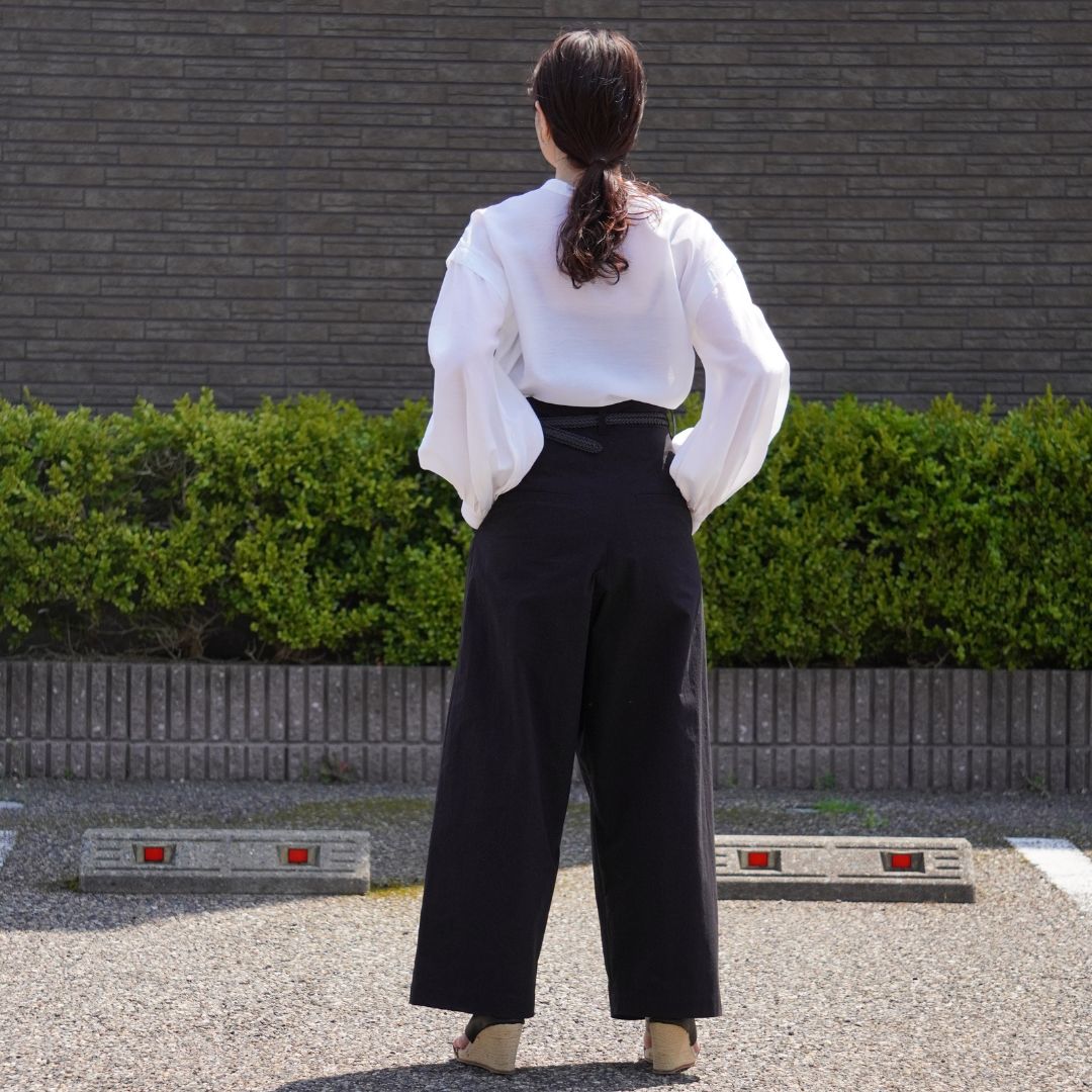 TUCK WIDE PANTS / BLACK
