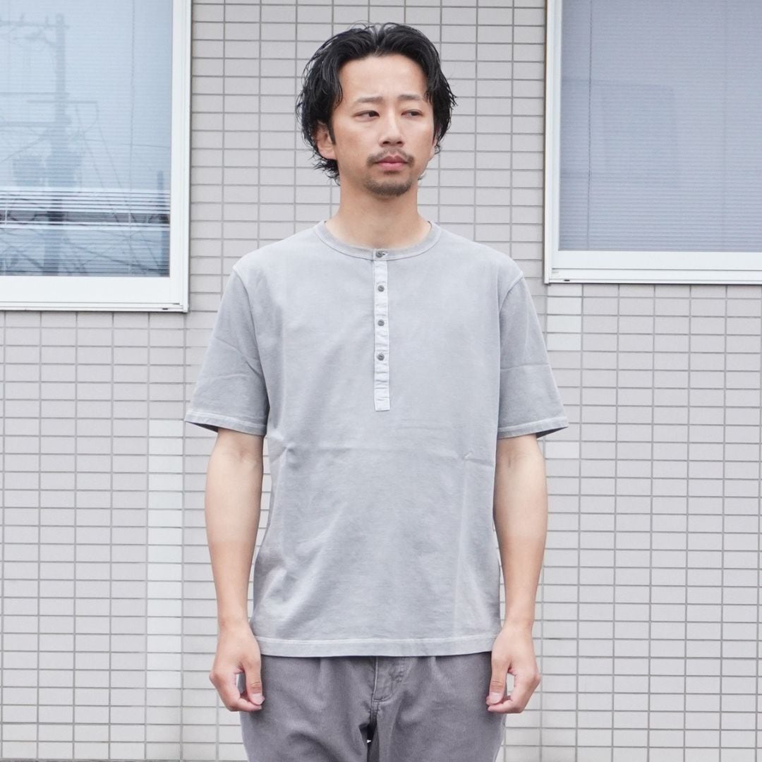 DWELLER S/S HENRY NECK TEE COTTON JERSEY PIGMENT DYE | nonnative