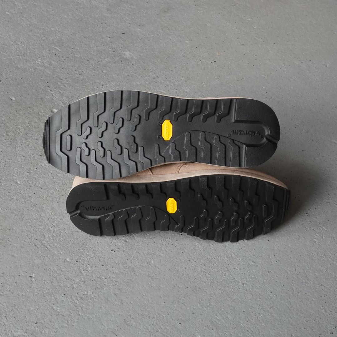 DWELLER JOG TRAINER COW LEATHER by SABOR