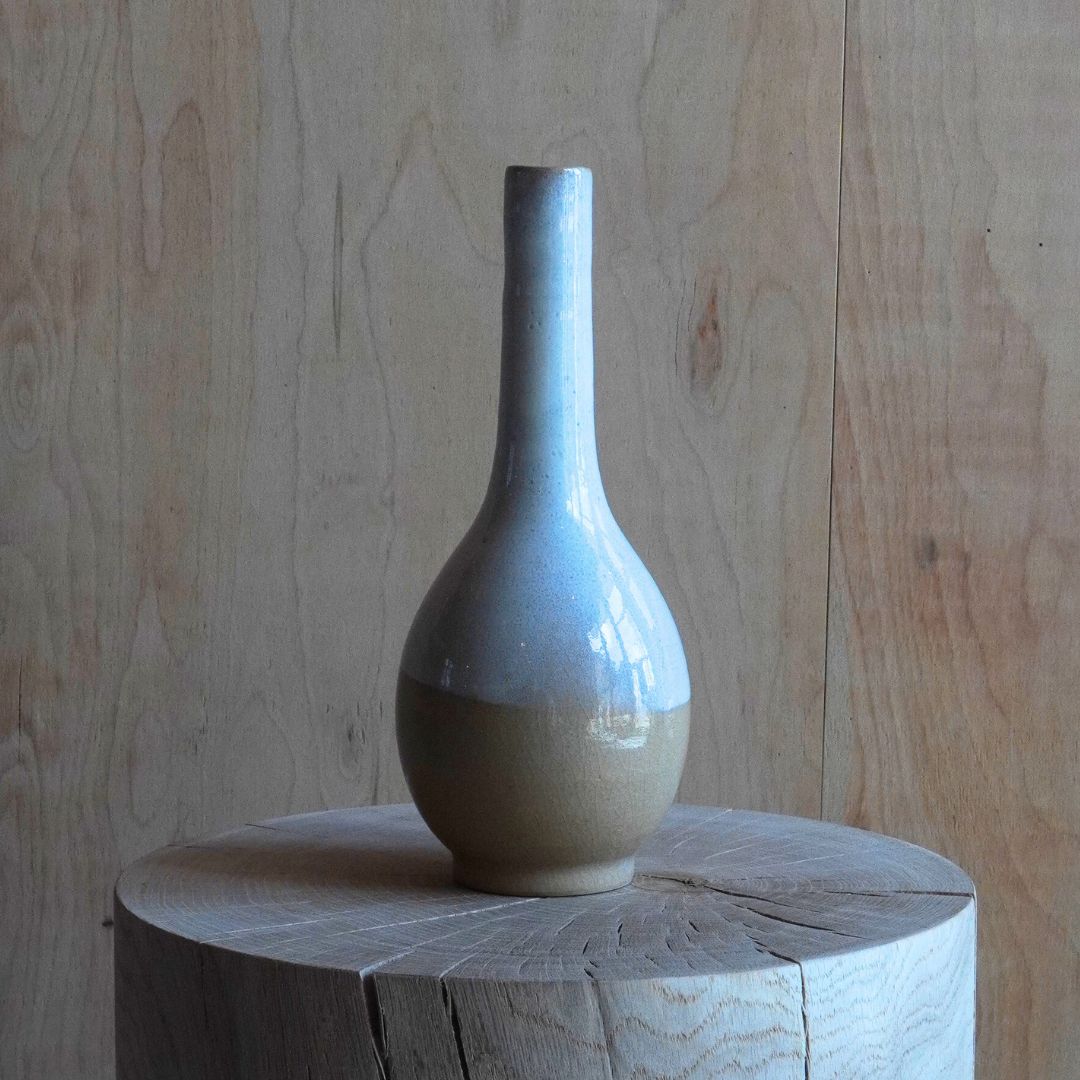 Hagi-yaki Long Neck Vase
