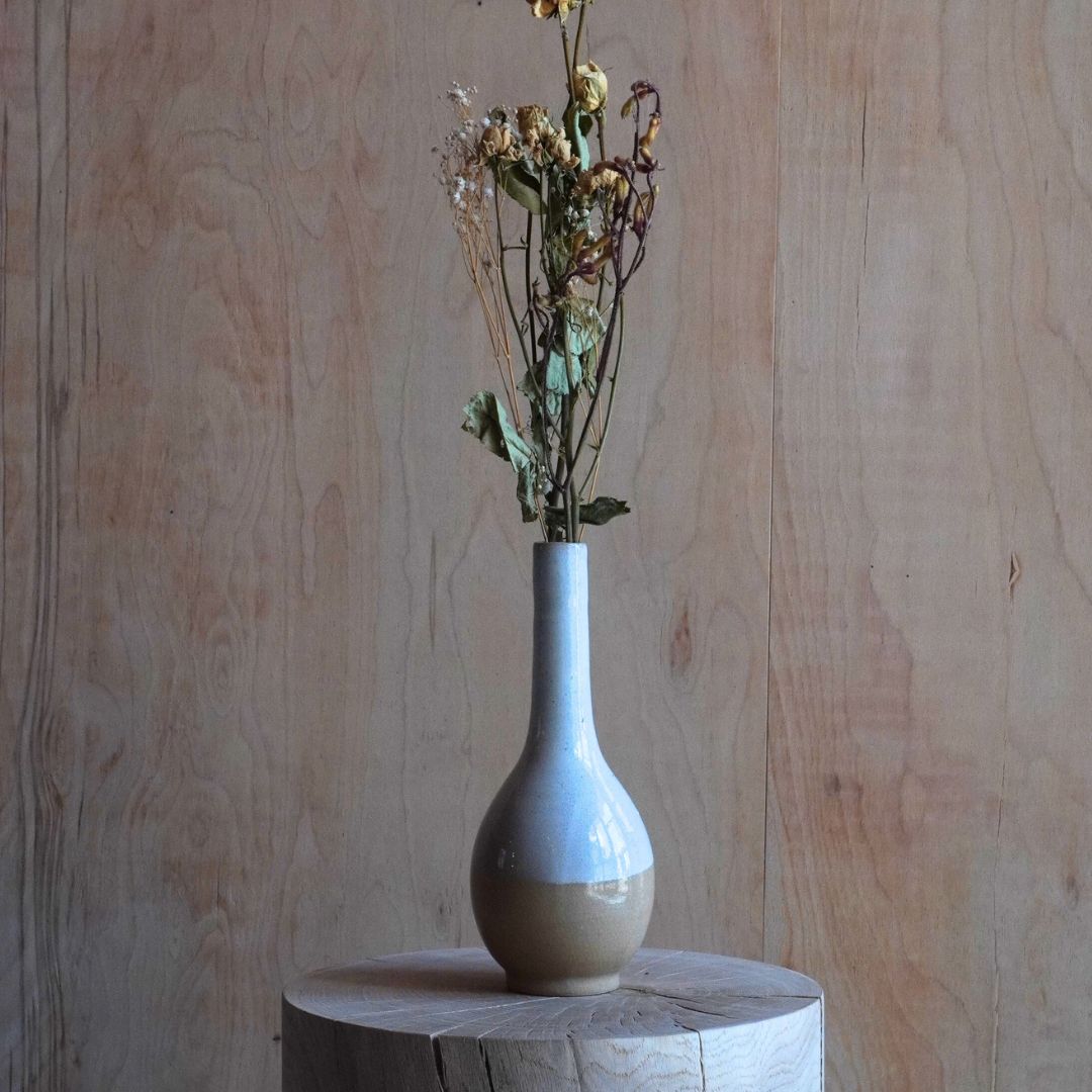Hagi-yaki Long Neck Vase