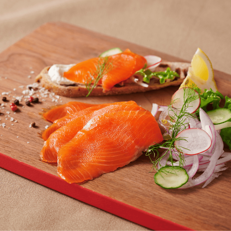 自家製 富士の介 スモークサーモン 冷凍 (10枚×3パック) ｜ア・ターブル！