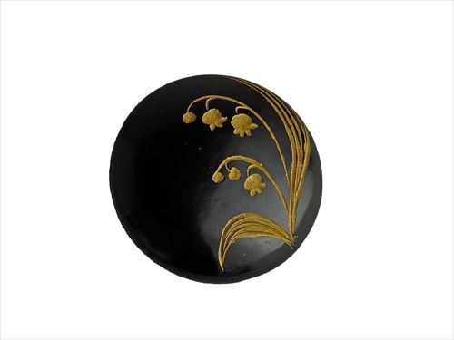 伝統工芸　日光彫　ブローチ小型（スズラン）　漆塗り（金消粉まき）