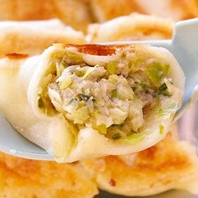 永華　佐野餃子（大）2人前と佐野餃子（中）野菜4人前