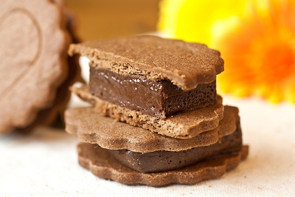 ロンシャン洋菓子店　生チョコサンド