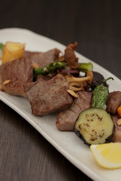 ステーキハウス寿楽　～那須ブランド～　那須和牛サイコロステーキ用200g