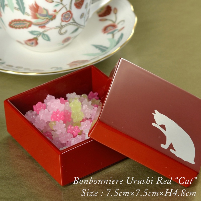 角ボンボニエール 朱漆塗り 猫蒔絵
