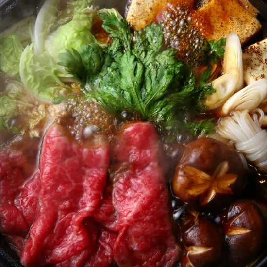 あしきた牛すき焼き(300g)　【クール便発送】【産地直送】【送料込(一部地域を除く)】