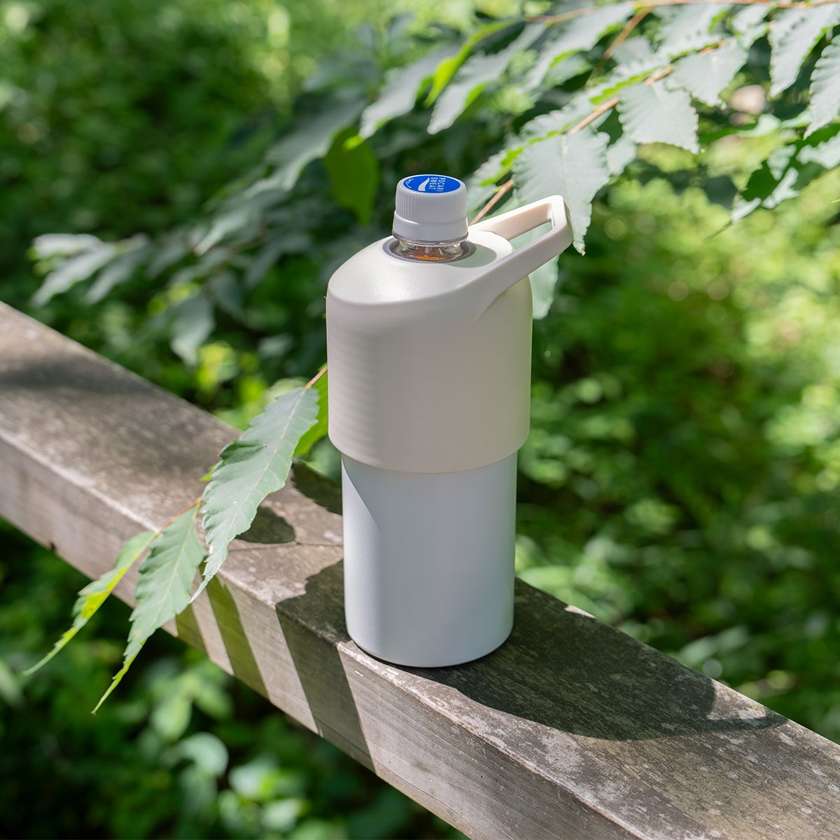 BOTTLE in BOTTLE（ボトルインボトル）ペットボトルホルダー Cタイプ 持ち手付き アイスグリーン ABIB-CIG