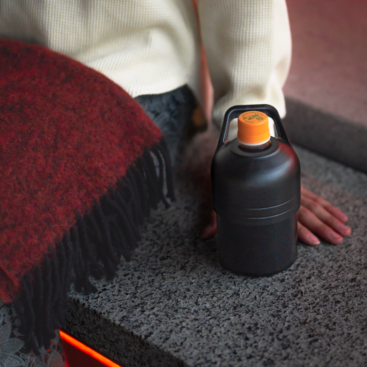 ケース販売 BOTTLE in BOTTLE(ボトルインボトル)ペットボトルホルダー 保温用 Fタイプ 持ち手付き アイボリー ABIB-FIV24P