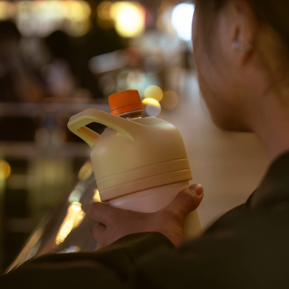 ケース販売 BOTTLE in BOTTLE（ボトルインボトル）ペットボトルホルダー 保温用 Fタイプ 持ち手付き ブラック ABIB-FBK24P