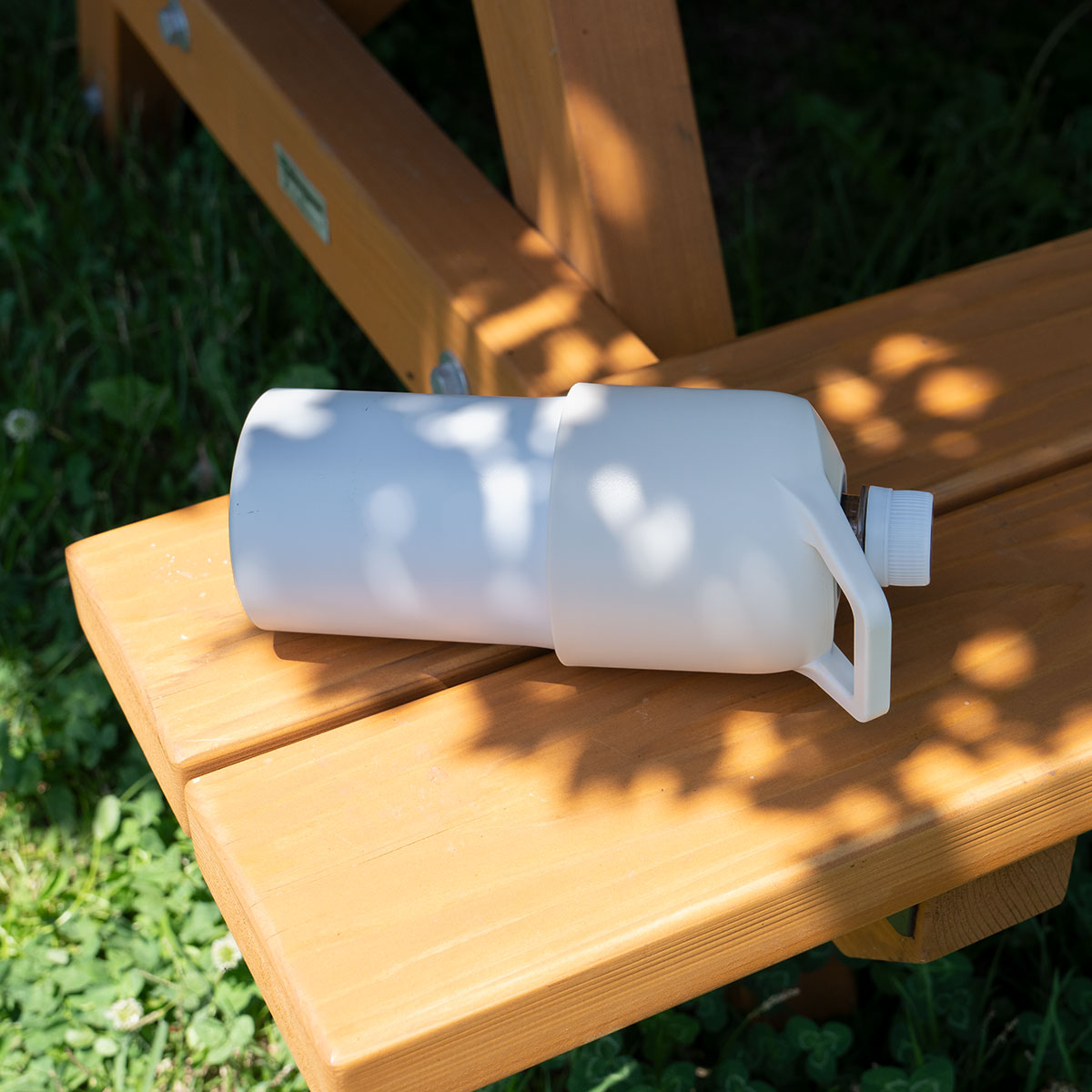 BOTTLE in BOTTLE（ボトルインボトル）ペットボトルホルダー 大容量 Lタイプ 持ち手付き スペーサー付き シルバー ABIB-LSVSP