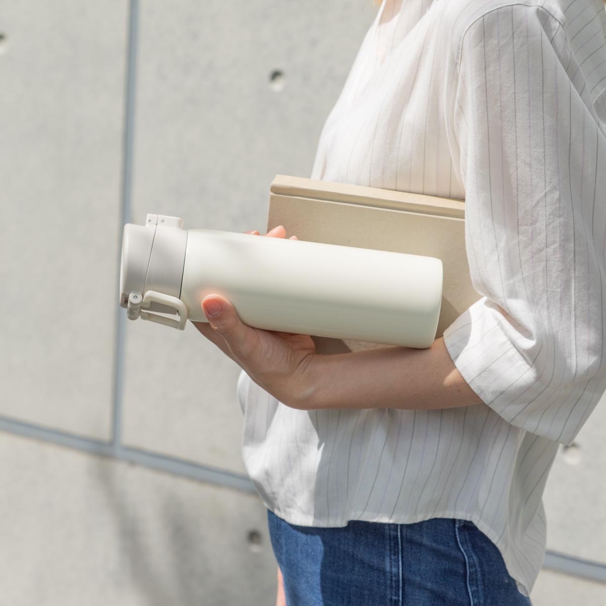 SWITCHMUG（スイッチマグ）軽量ハンドル付きワンタッチボトル スポーツドリンク対応 360ｍL 510mL 630mL 760mL AWHシリーズ