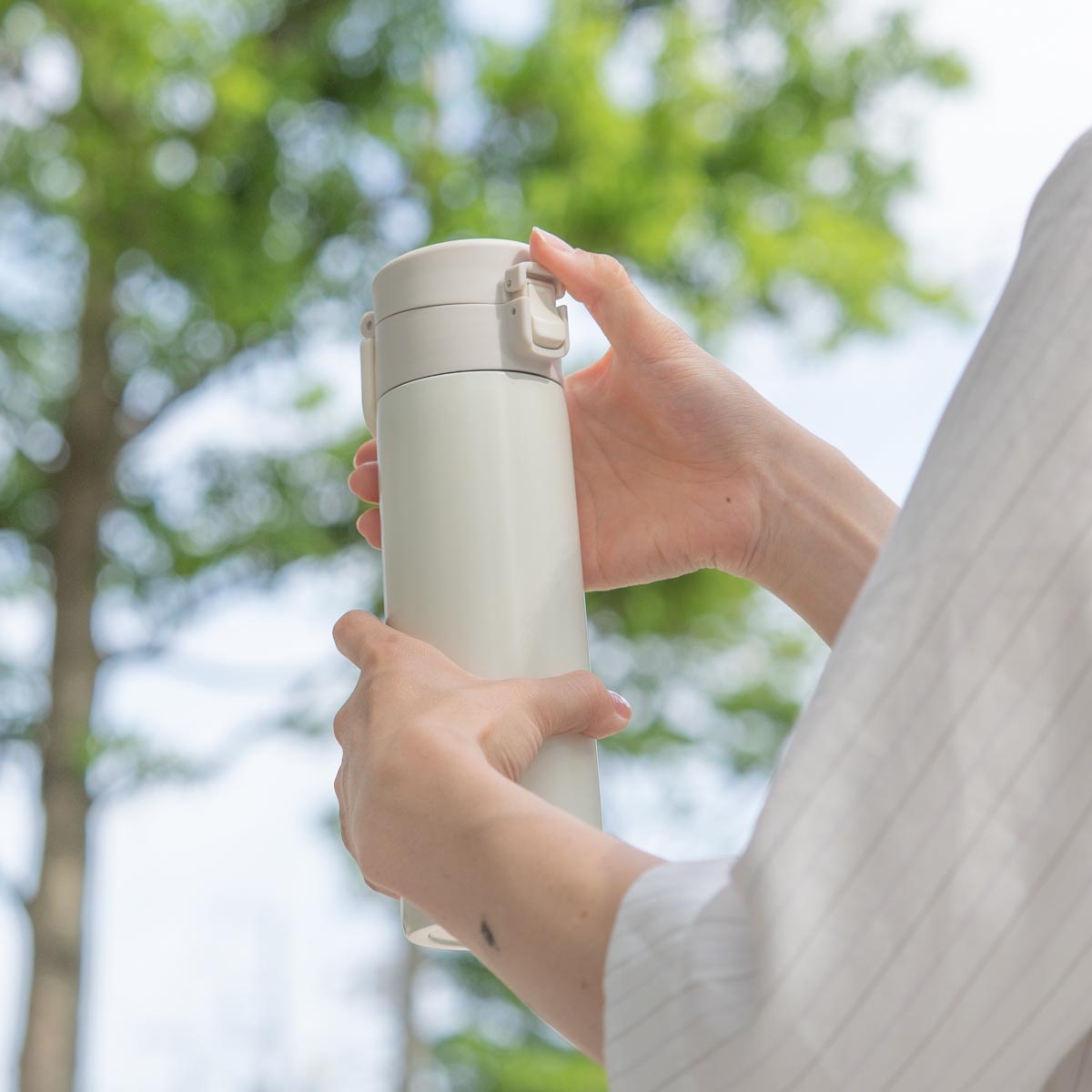 SWITCHMUG（スイッチマグ）軽量ハンドル付きワンタッチボトル スポーツドリンク対応 360ｍL 510mL 630mL 760mL AWHシリーズ