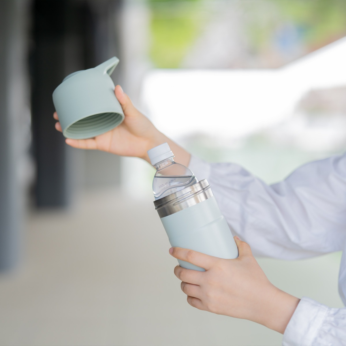 ケース販売 BOTTLE in BOTTLE（ボトルインボトル）ペットボトルホルダー Cタイプ 持ち手付き ブラック ABIB-CBK24P