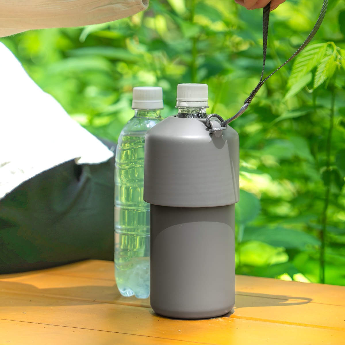 BOTTLE in BOTTLE（ボトルインボトル） ペットボトルホルダー A2タイプ ストラップ付き ABIB-A2シリーズ