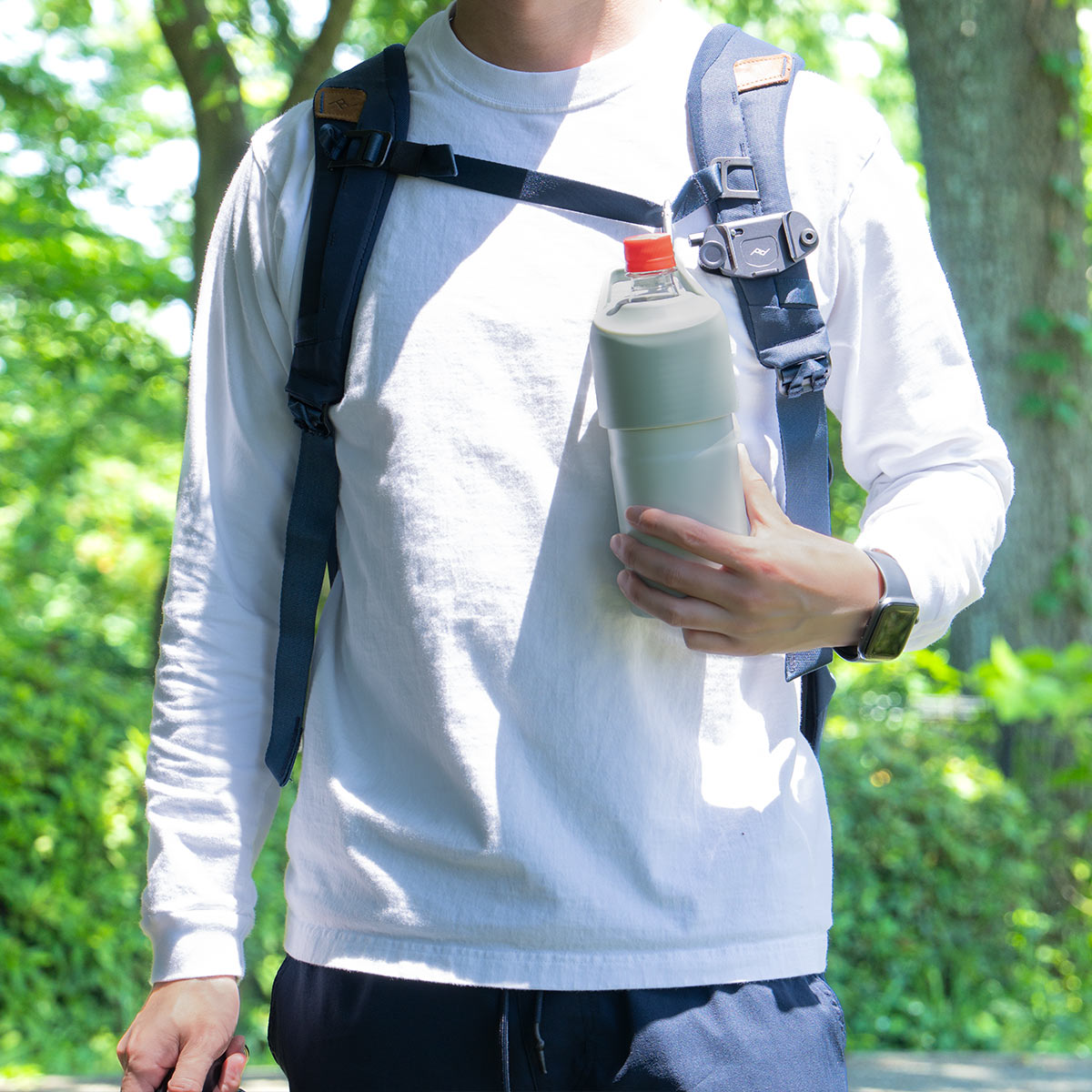 BOTTLE in BOTTLE(ボトルインボトル)ペットボトルホルダー Cタイプ 持ち手付き シルバー ABIB-CSV