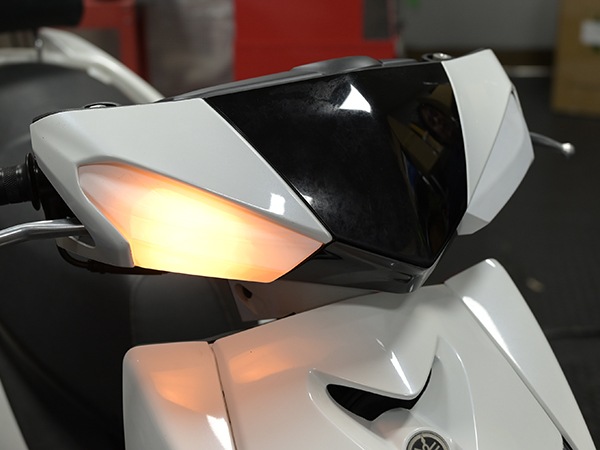 シグナスX125 4型 用 ウインカー 左右セット ホワイト カスタム 交換用フロント/リア対応 カスタム パーツ