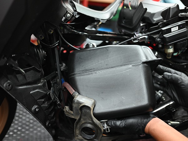 NMAX125 SEL1J NMAX155 8BK-SG92J 2025年モデル 大容量ガソリンタンク 9L 9リットルタンク 航続距離アップ 純正交換 カスタム パーツ