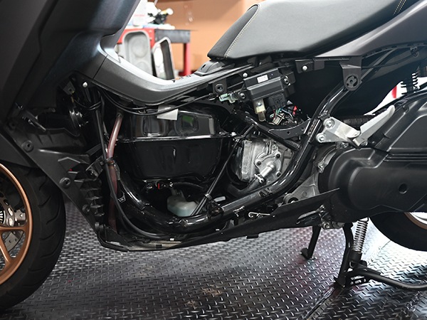 NMAX125 SEL1J NMAX155 8BK-SG92J 2025年モデル 大容量ガソリンタンク 9L 9リットルタンク 航続距離アップ 純正交換 カスタム パーツ