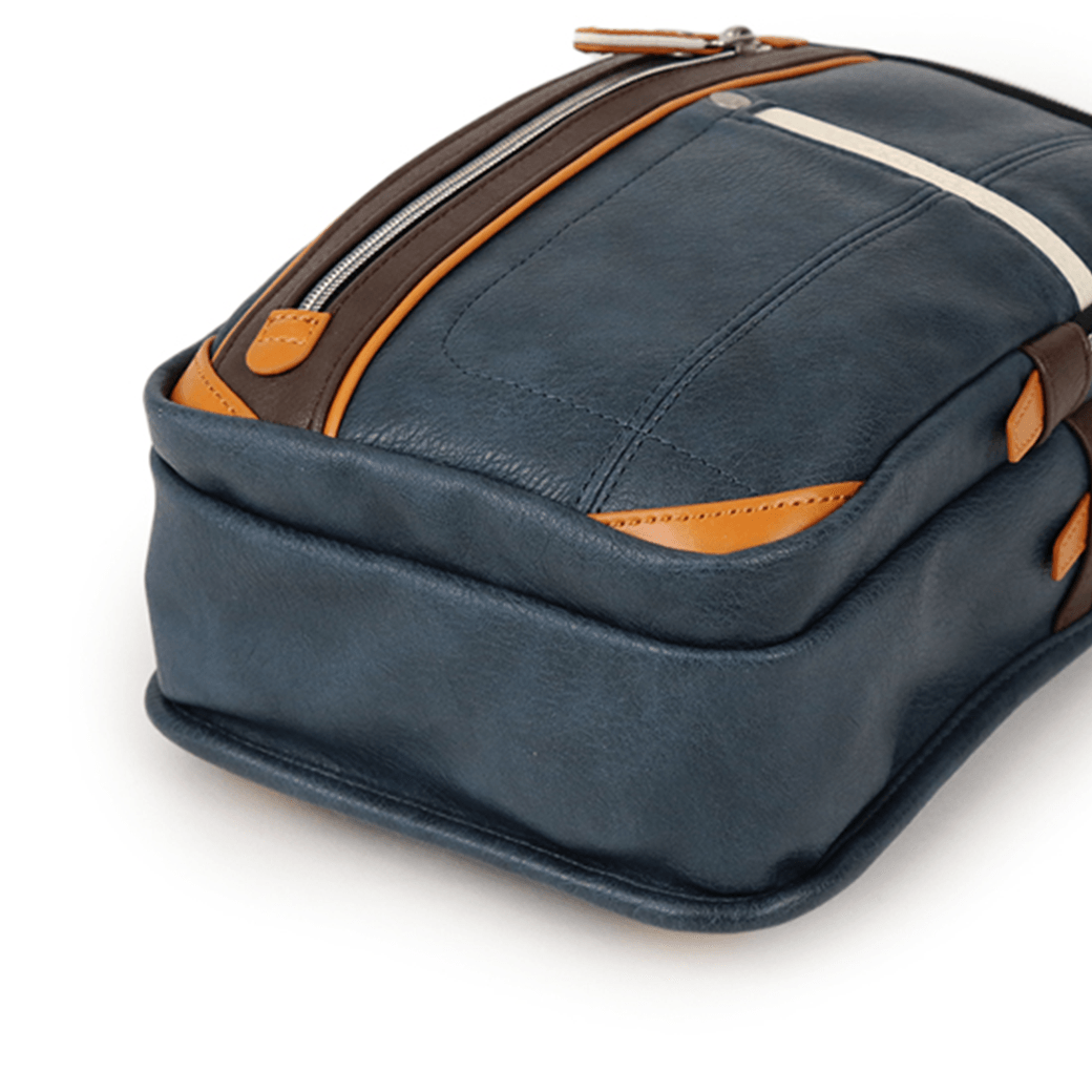 MOUSTACHE（ムスタッシュ）ボディバッグ（ヴィーガンレザー）