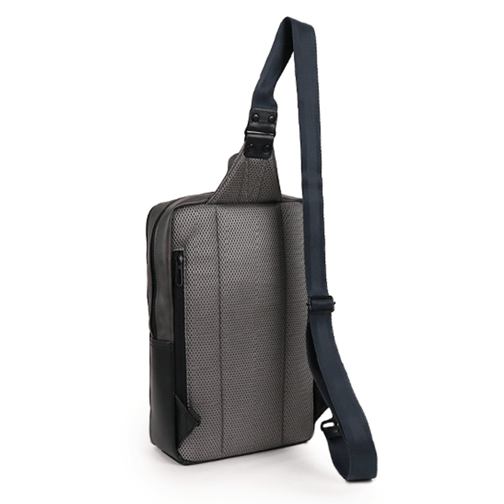 MOUSTACHE（ムスタッシュ）ボディバッグ（ヴィーガンレザー×イタリアン牛革）Lsize