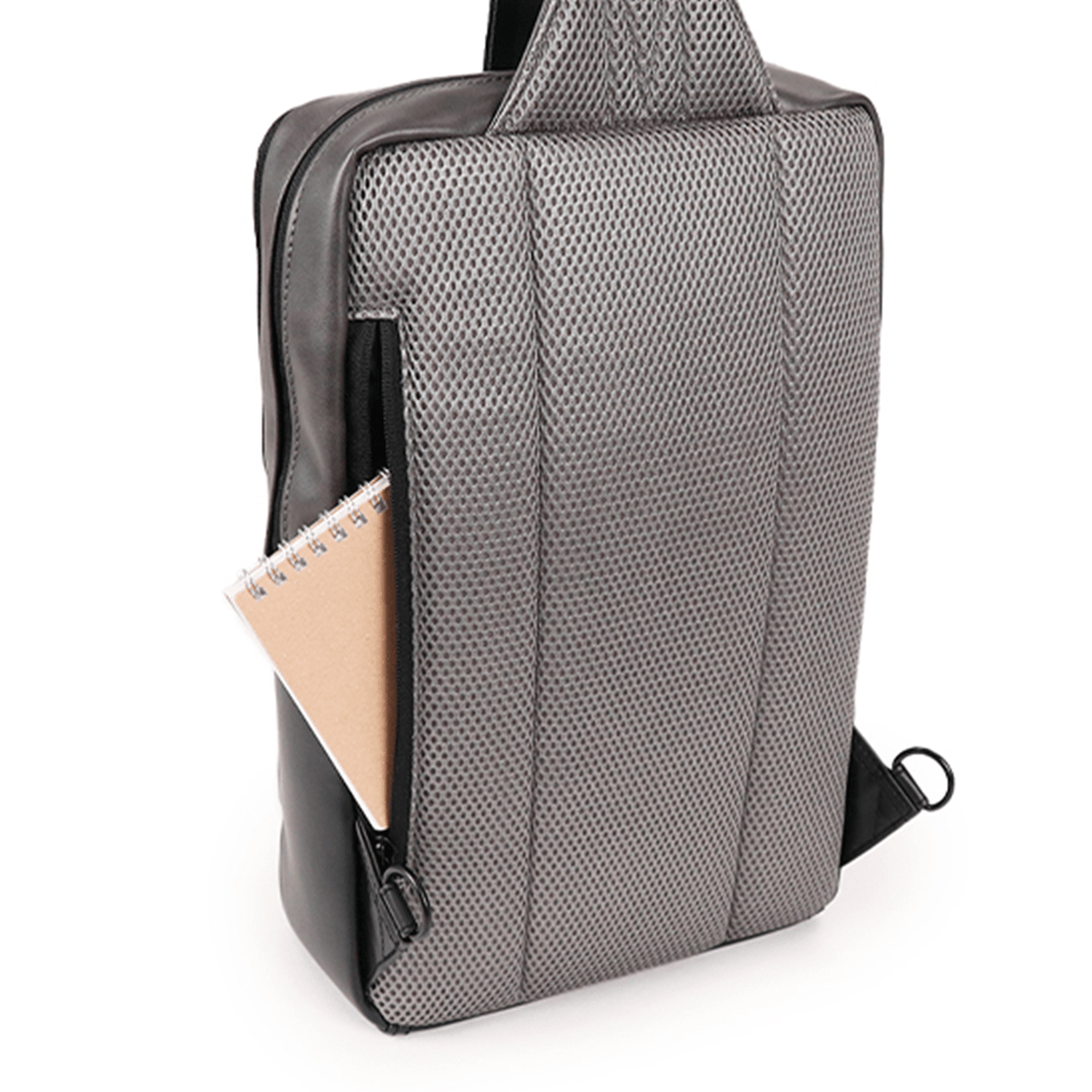 MOUSTACHE（ムスタッシュ）ボディバッグ（ヴィーガンレザー×イタリアン牛革）Lsize