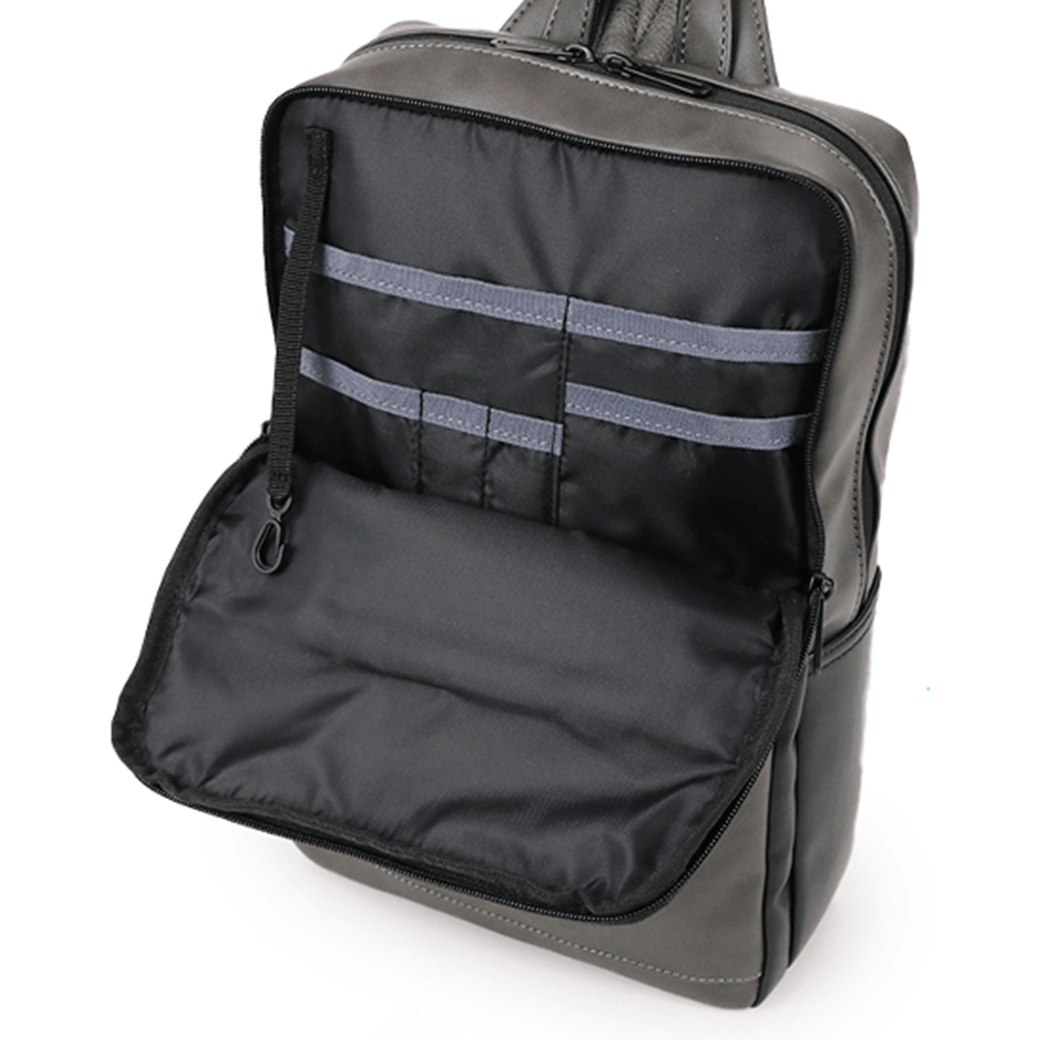 MOUSTACHE（ムスタッシュ）ボディバッグ（ヴィーガンレザー×イタリアン牛革）Lsize