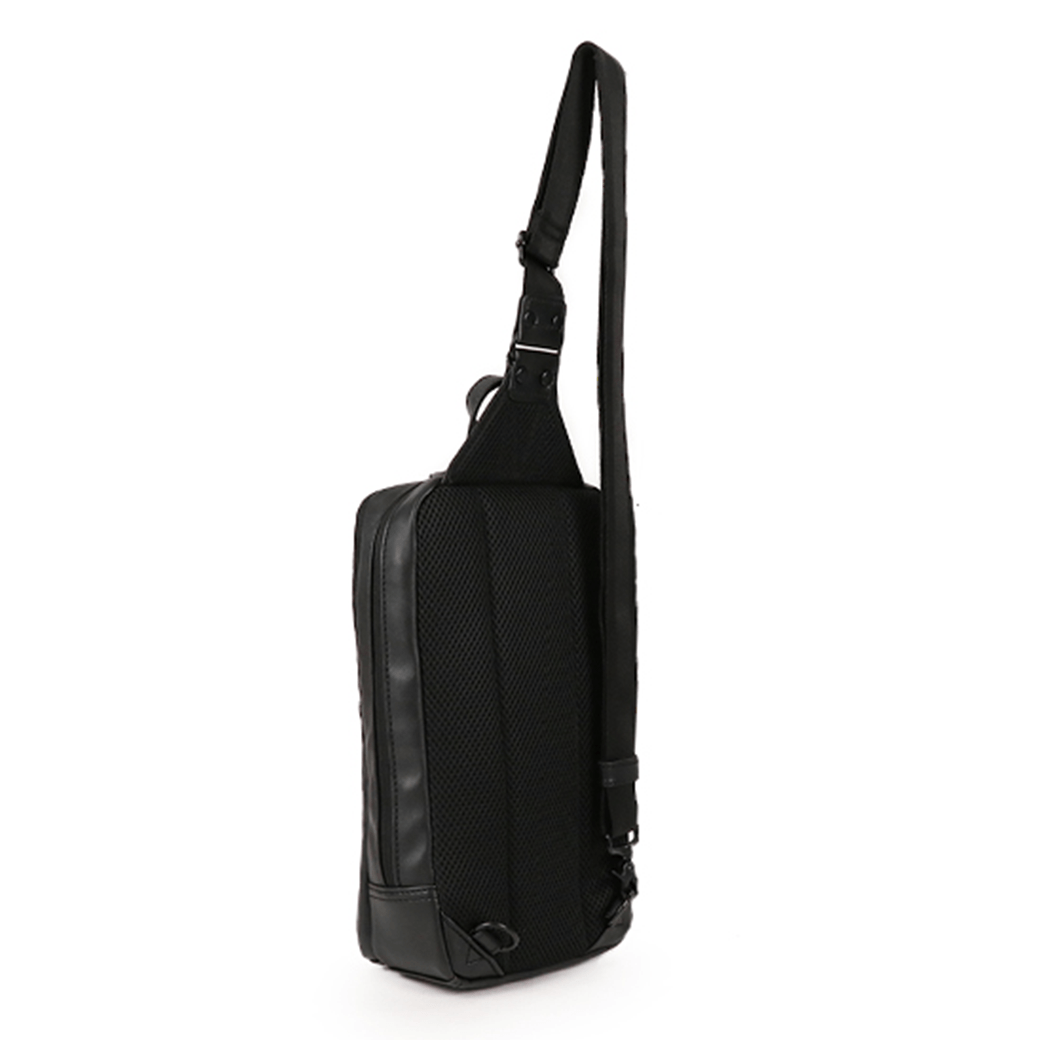 MOUSTACHE（ムスタッシュ）ボディバッグ（ヴィーガンレザー×イタリアン牛革）