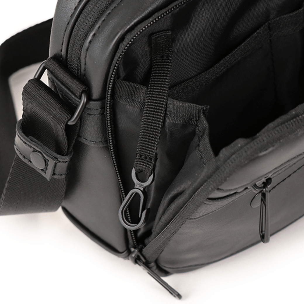 MOUSTACHE（ムスタッシュ）ショルダーバッグ（ヴィーガンレザー×イタリアン牛革）