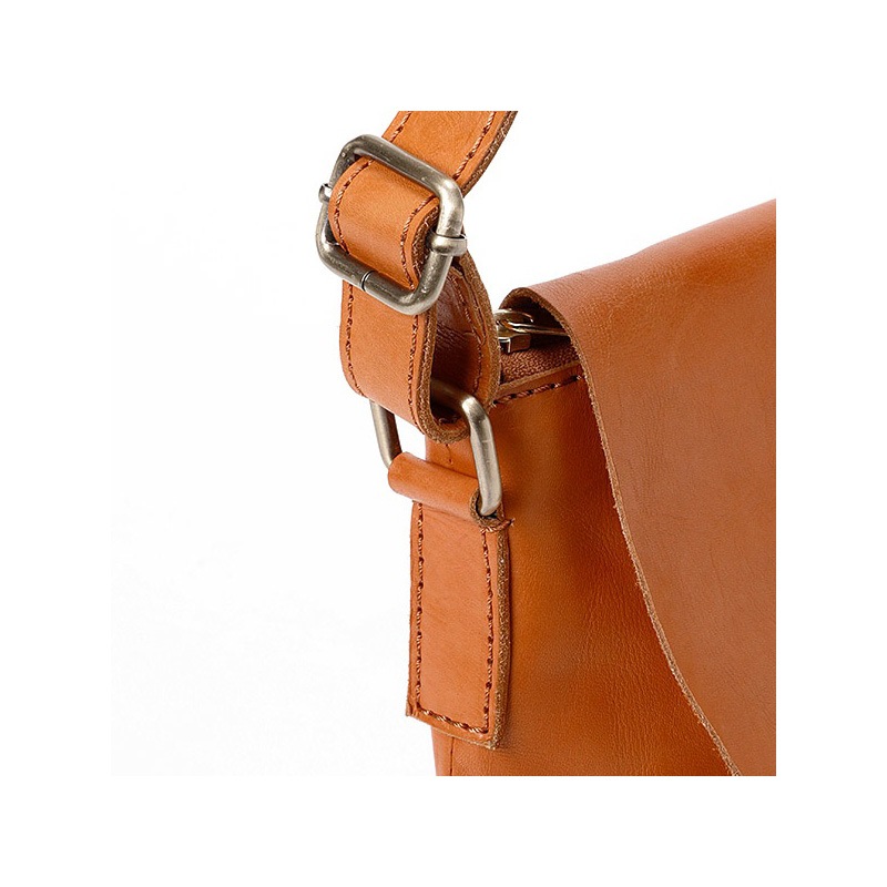 fes（フェス）本革ショルダーバッグブラウンB5