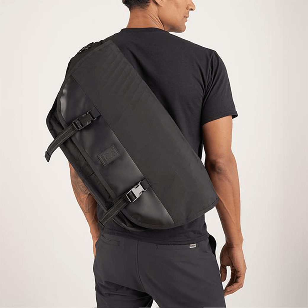 好評にて期間延長 メッセンジャーバッグ Chrome Financegala It