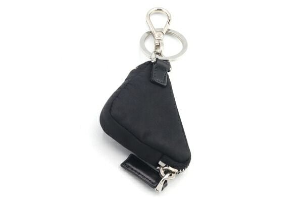 PRADA ブラックナイロン キーホルダー imgrc0119367150.jpg