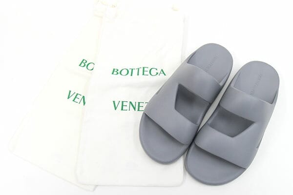 BOTTEGA VENETA サンダル ベージュ グレー ボッテガヴェネタ サンダル バンド スライド 690103 グレー ラバー
