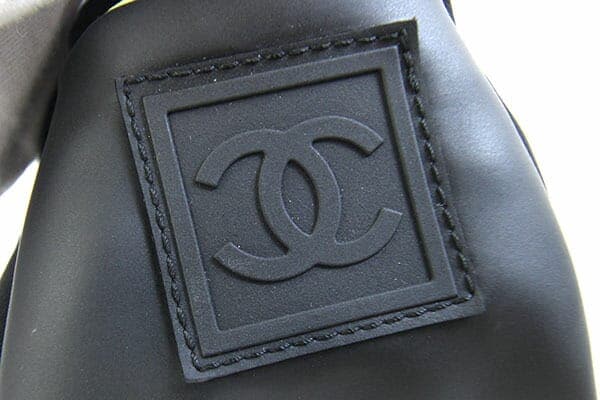 CHANEL グリーン CCロゴポーチ　新品　難あり 楽天市場】【送料無料】【本物】希少☆CHANEL☆シャネル