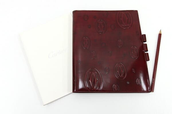 カルティエ ノートカバー ハッピーバースデー ボルドー エナメル