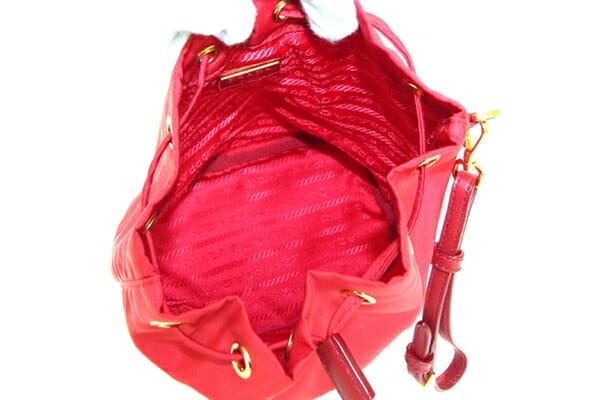 PRADA プラダ 巾着ポーチ ナイロン レッド 1NA369 【436】 の