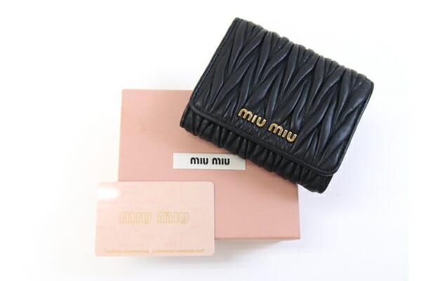 MIUMIU ミニ財布 レター マドラスラブハート 水色 三つ折り ミュウ