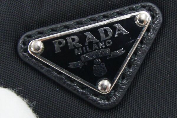 【PRADA】1TT119 Re-Nylonトライアングルミニポーチ 三角ロゴ PRADA】1TT119 Re-Nylonトライアングルミニポーチ 三角ロゴ