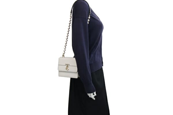 ジミーチュウ ショルダーバッグ アヴェニュークアッドXS オフ