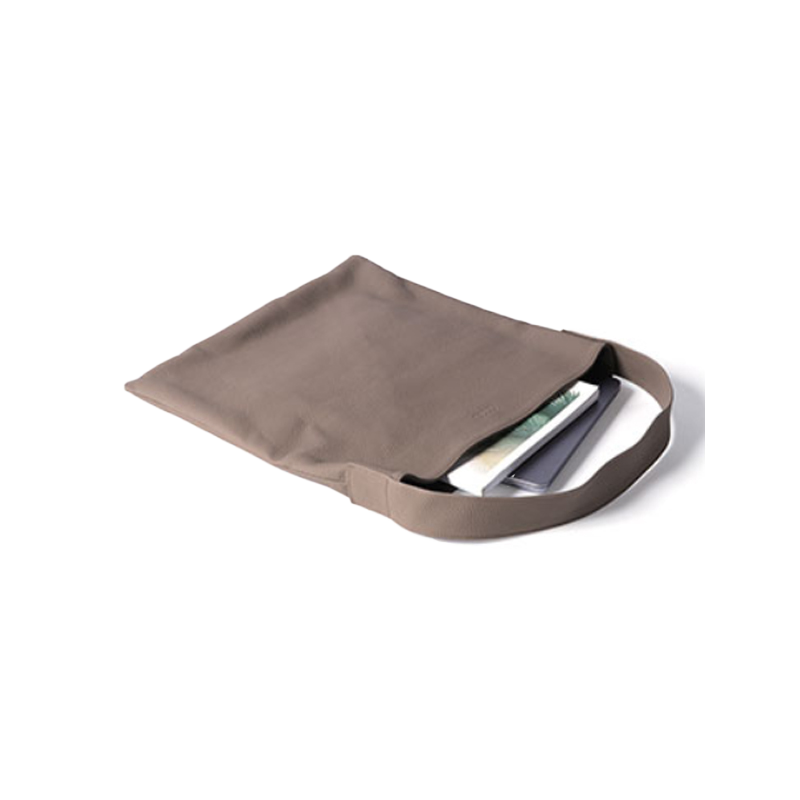 Audi レザートートバッグ(グレージュ) | バッグ | Audi collection