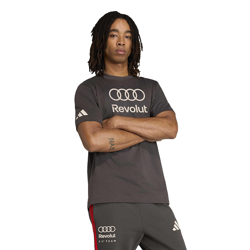 Audi Formula 1 メンズファングラフィックTシャツ（ユーティリティブラック）