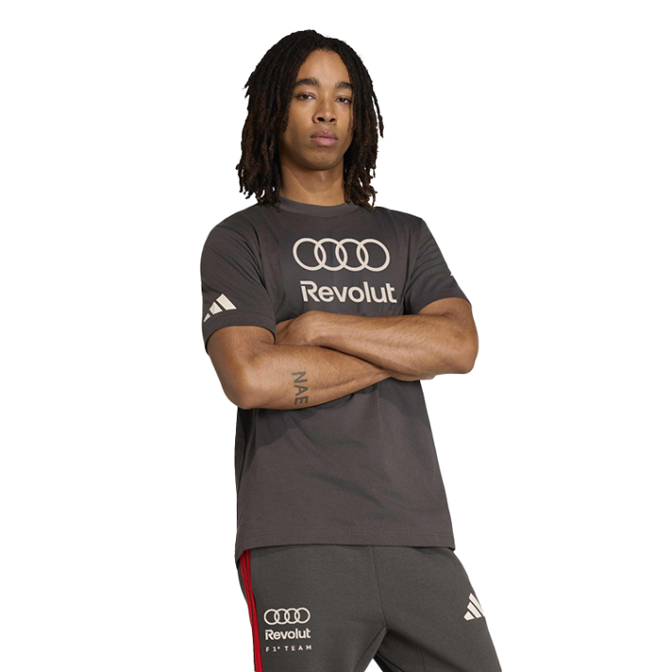 Audi Formula 1 メンズファングラフィックTシャツ（ユーティリティブラック）