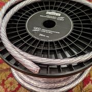 QED��XT25 Bi-Wire��1m�ˡ����ԡ����������֥�(1mñ�̤��ڤ�����ǽ�Ǥ�)