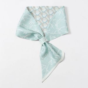 【 Beaurance （ビューランス）】シルクリバーシブルプリント剣先スカーフ