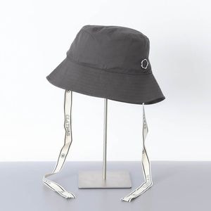 【 CLATHAS.（クレイサス）】ロゴドローコード付きバケットハット