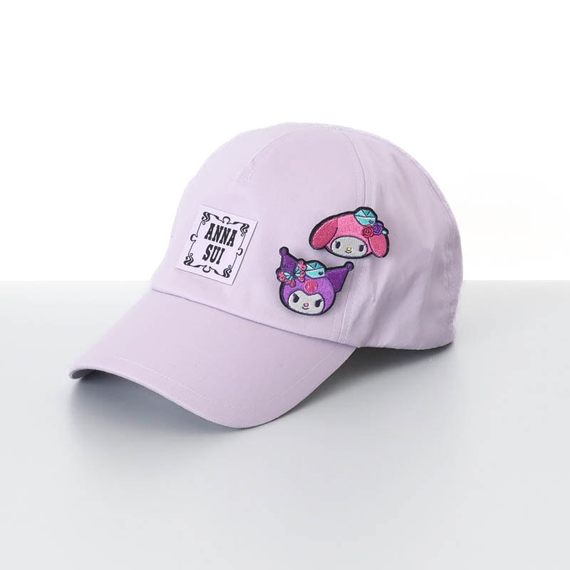 【 ANNA SUI(アナ スイ)】マイメロディ&クロミ 刺しゅうブローチ付きキャップ