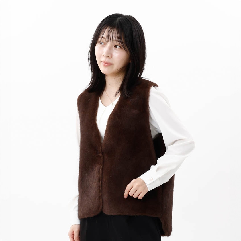 【 Beaurance (ビューランス)】エコファーリバーシブルショートジレ