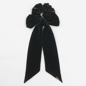 【 Beaurance （ビューランス）】シュシュ付きベルベットリボン