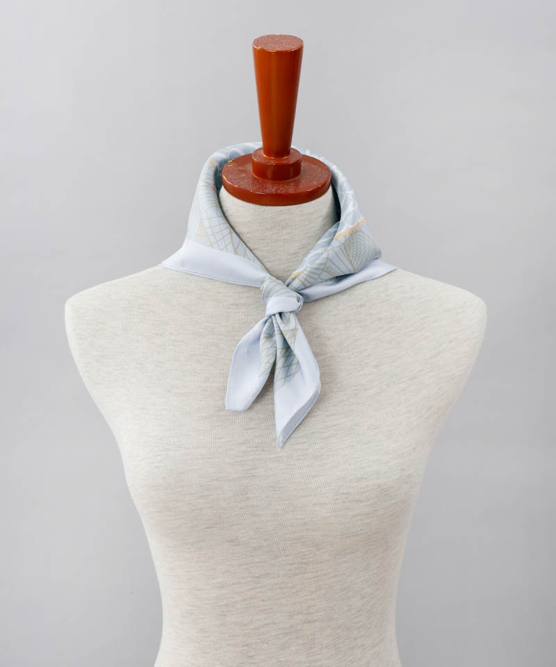 【 Aquascutum（アクアスキュータム）】シルクプリントプチスカーフ(WASH)